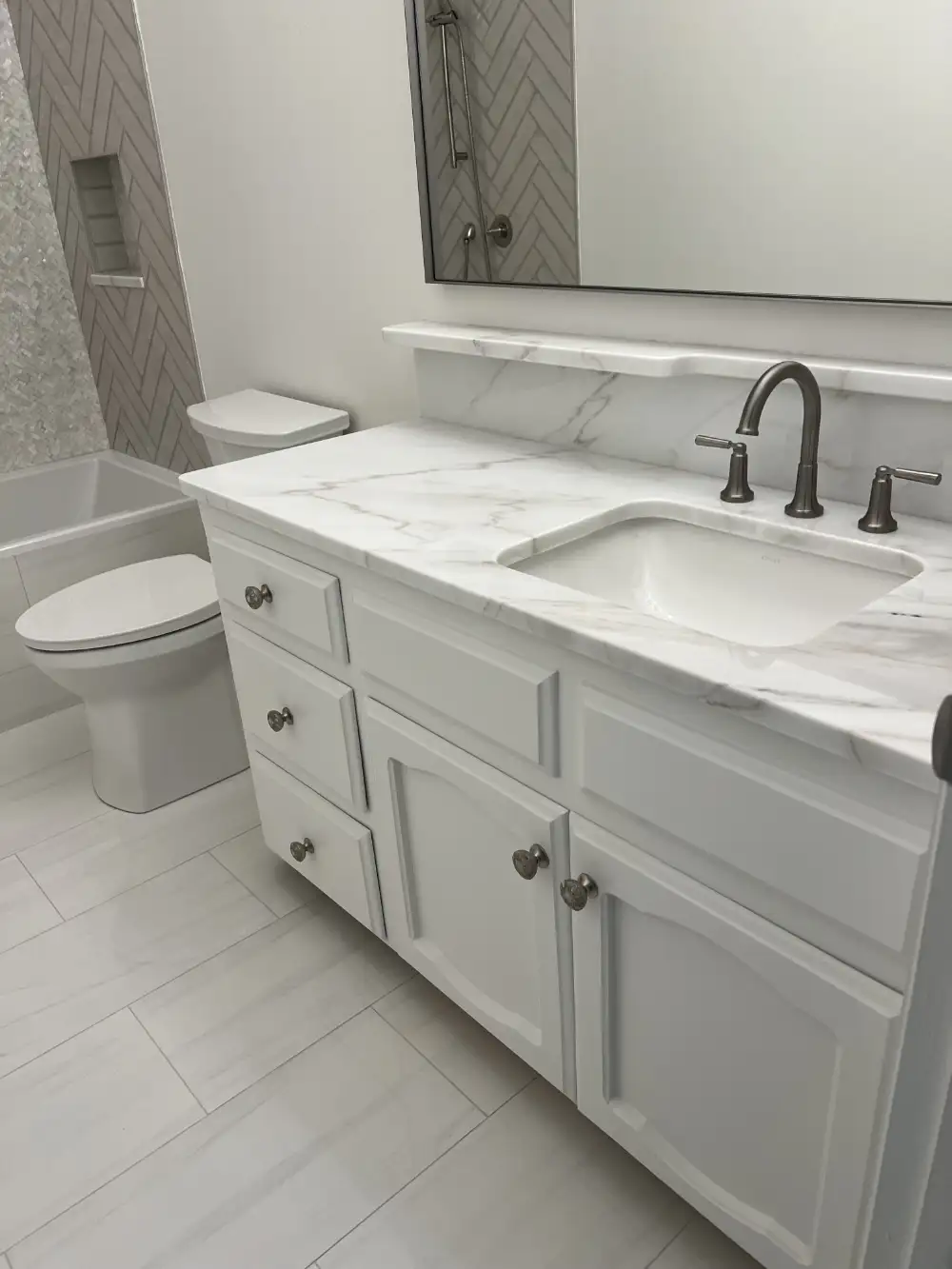 After-floor-up-vanity-KWY